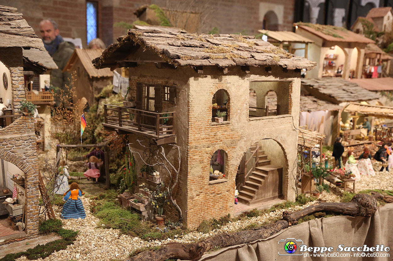 VBS_7394 - Abbazia di Vezzolano - Presepe artistico di Anna Rosa Nicola.jpg